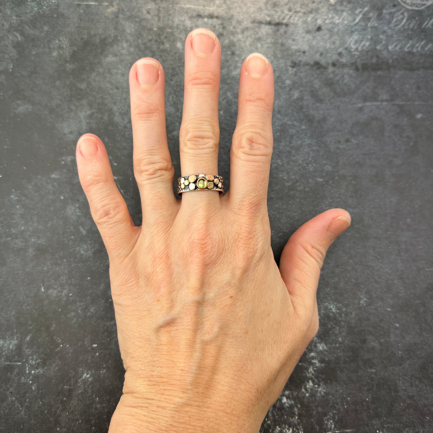 River Rock Ring with Peridot sz 9.5