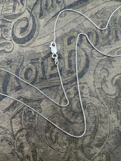 18" Silver 0.85mm Box Chain