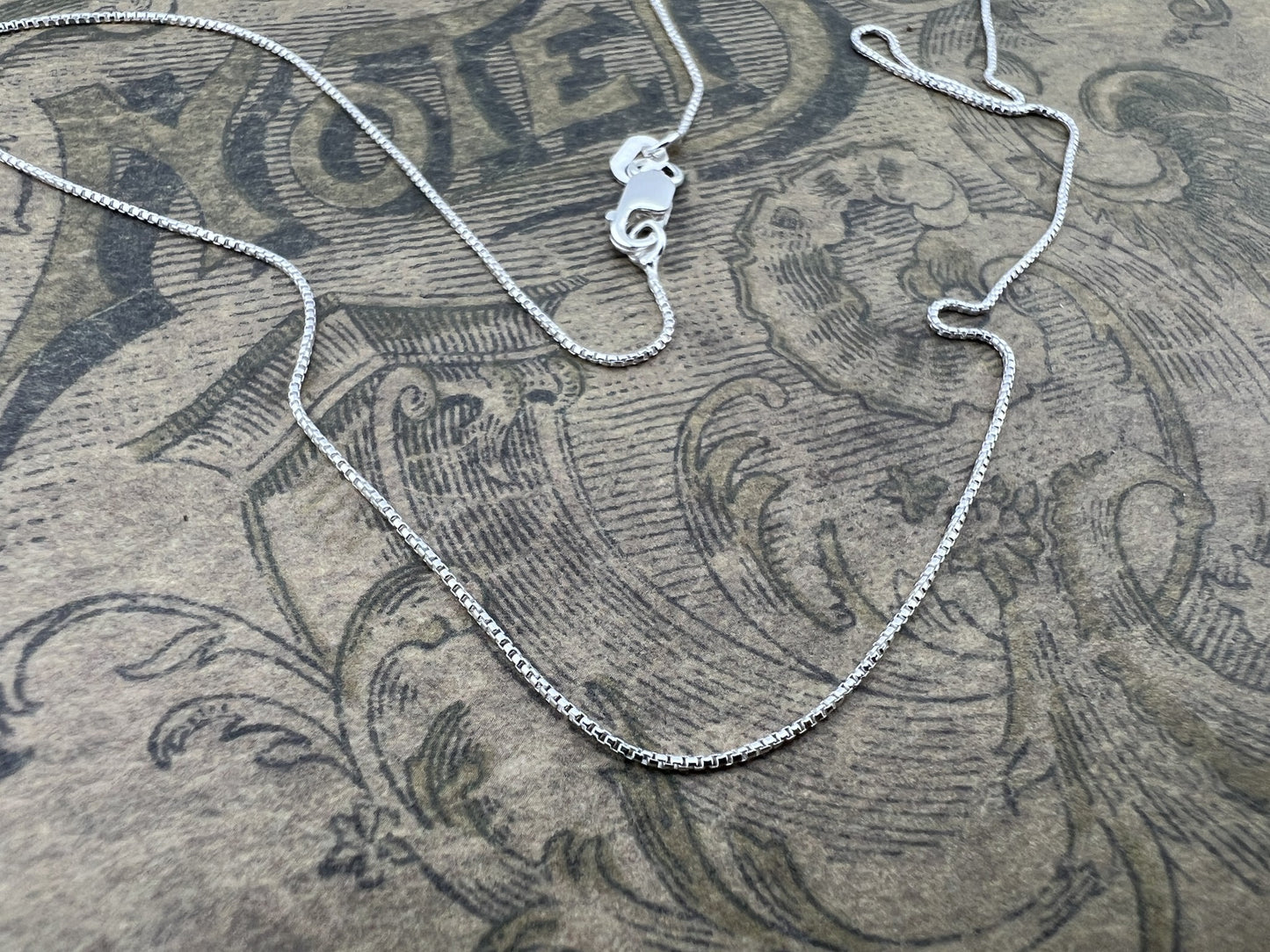18" Silver 0.65mm Box Chain