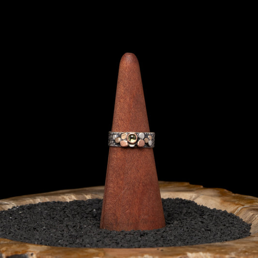 River Rock Ring with Peridot sz 9.5