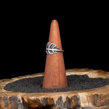 Silver Leaf Ring Size 7.25
