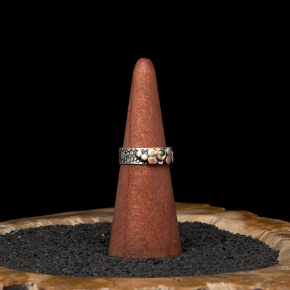 River Rock Ring with Peridot sz 9.5